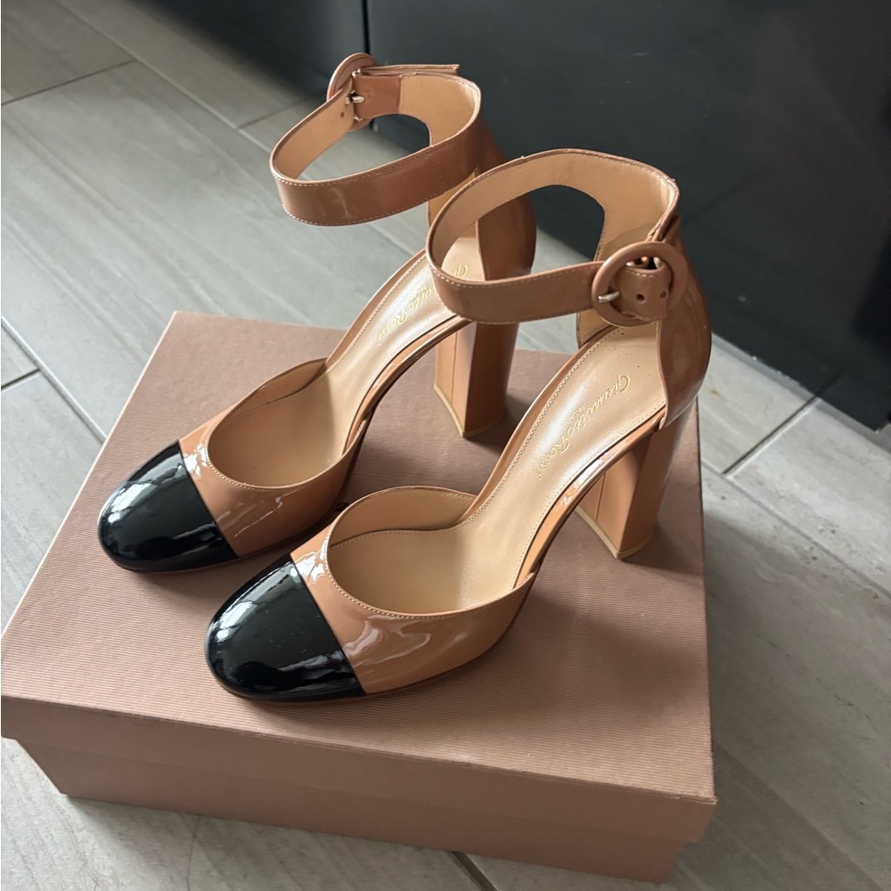 Gianvito Rossi Vernice Black Pump NIB - Picture 3 of 6